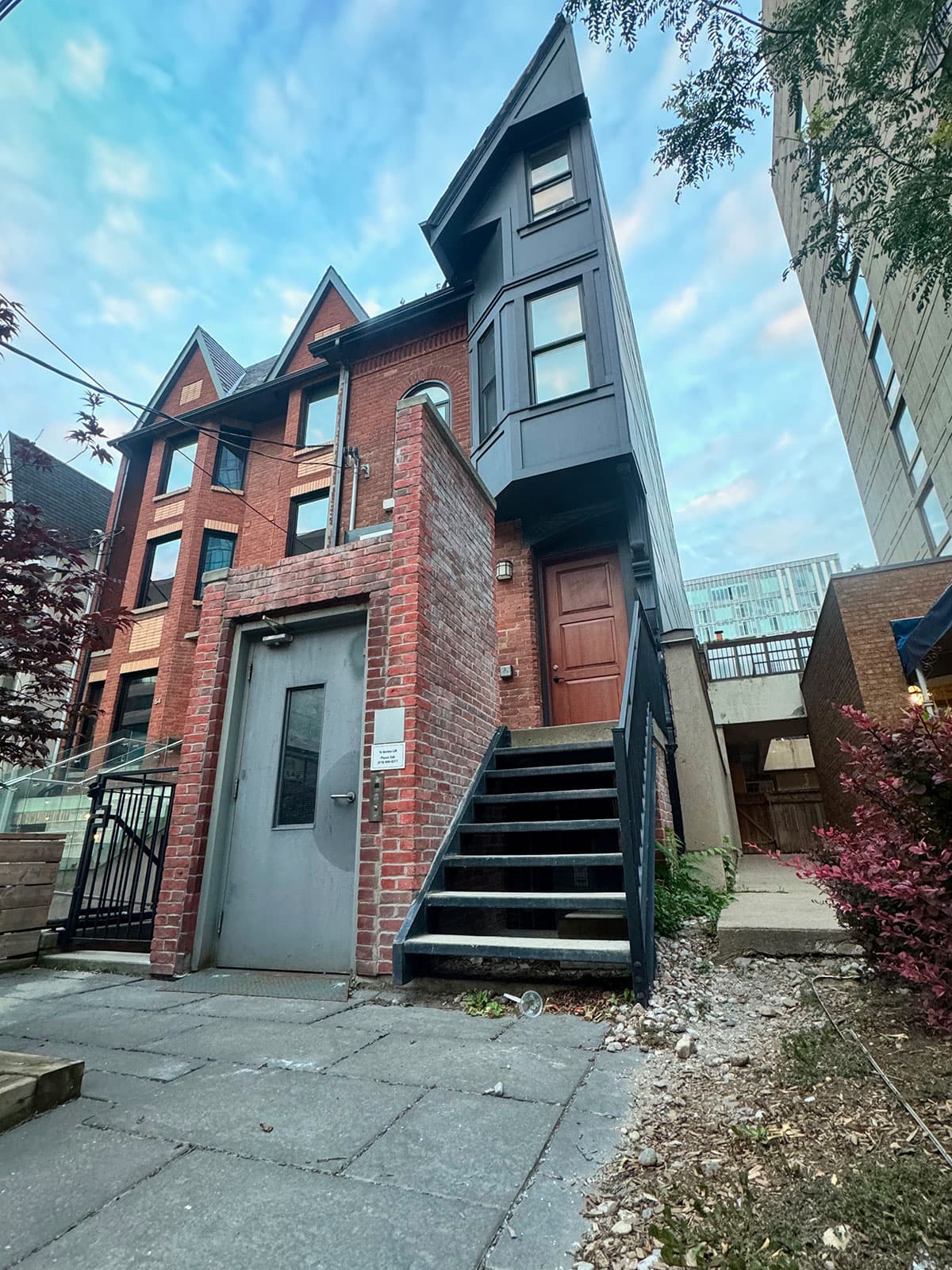 Toronto's narrow Half House