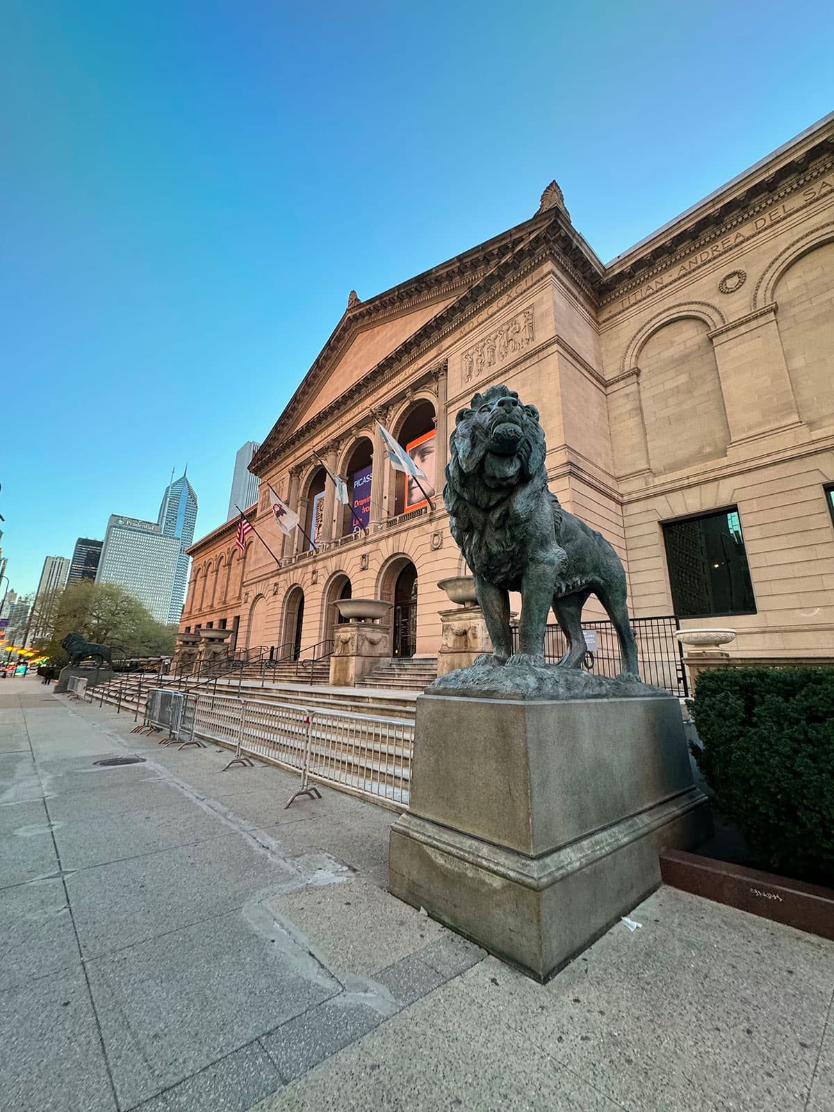 Bronze lion outside the Art Institute of Chicago